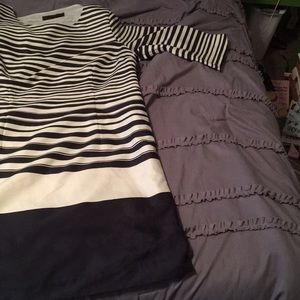 Striped Navy 3/4 sleeve dress 👗